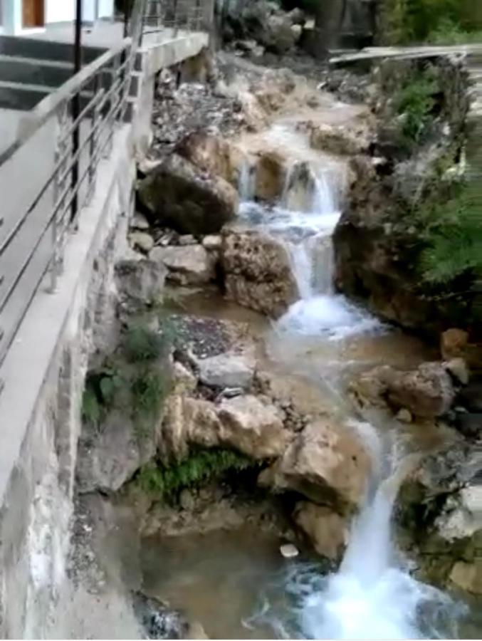 Hotel Studioz Sahastradhara Dehradun Exterior foto