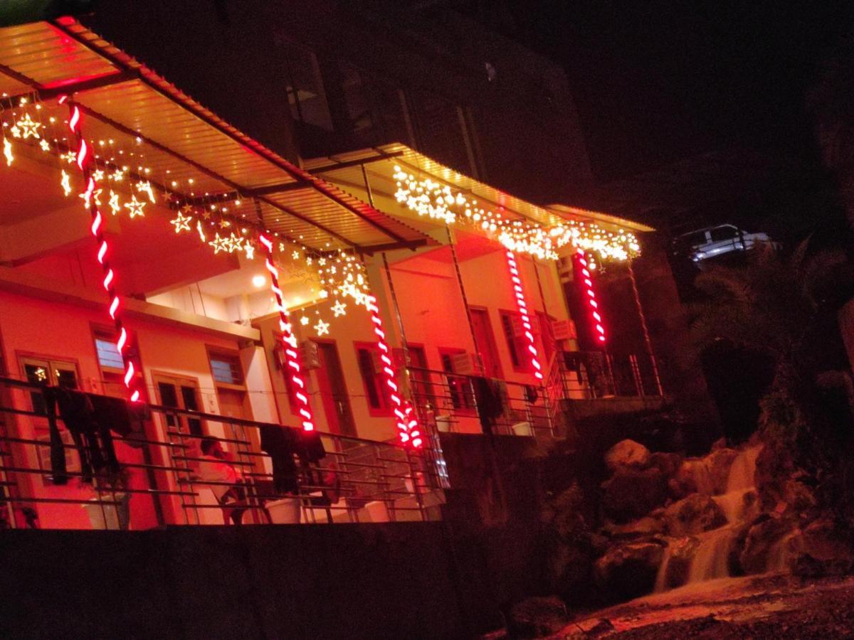 Hotel Studioz Sahastradhara Dehradun Exterior foto