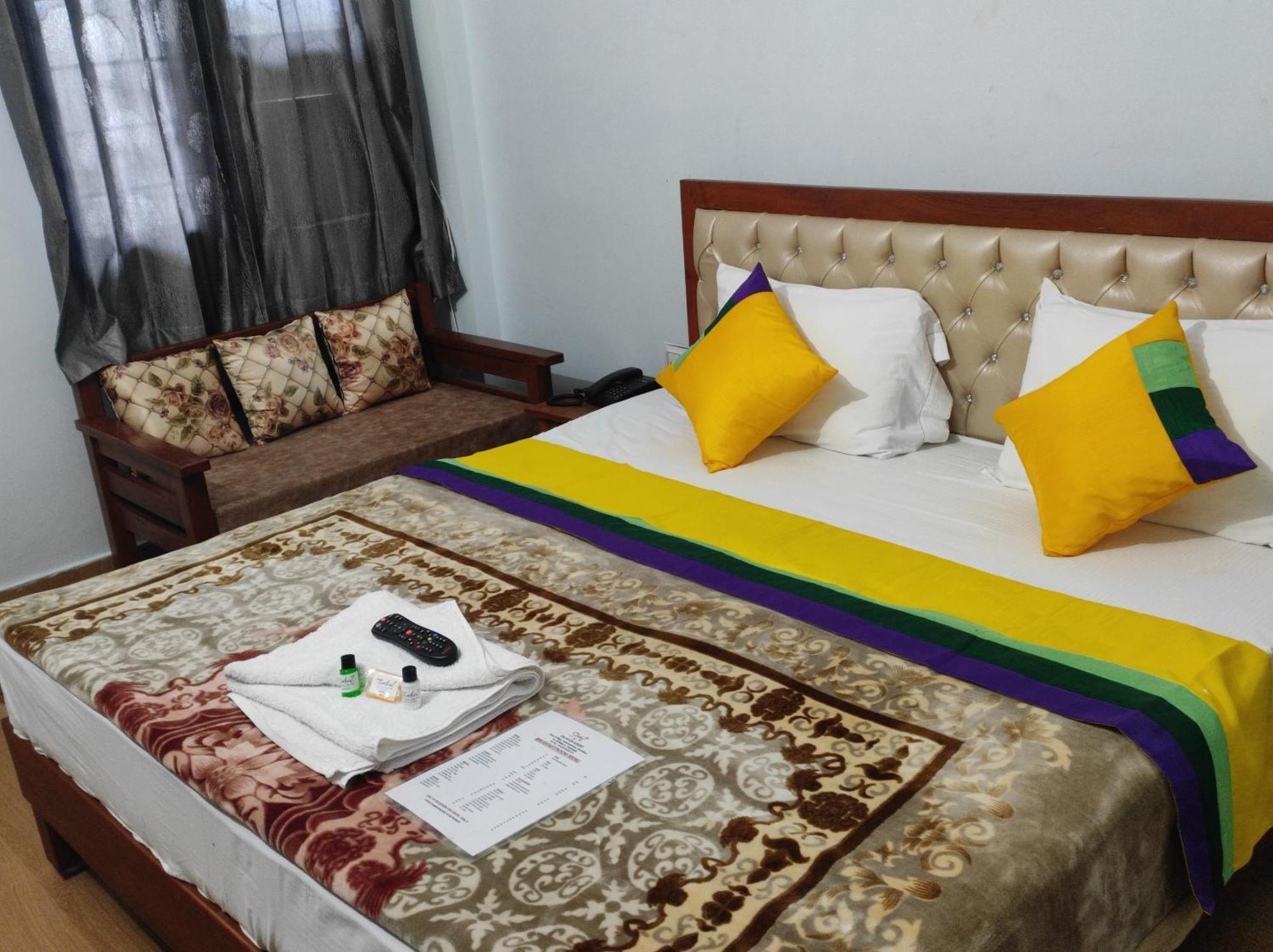 Hotel Studioz Sahastradhara Dehradun Exterior foto