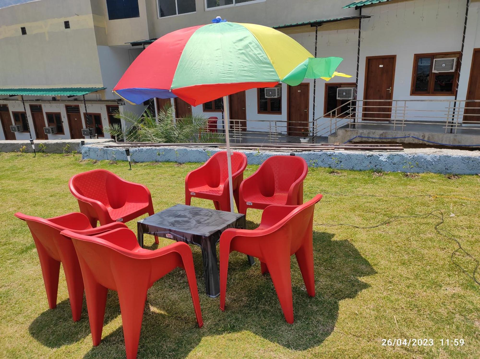 Hotel Studioz Sahastradhara Dehradun Exterior foto